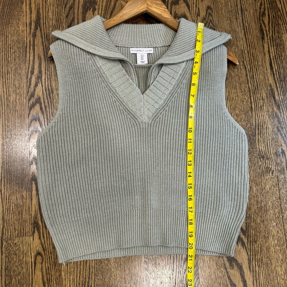 Sincerely Jules Knit Vest - Picture 5 of 6